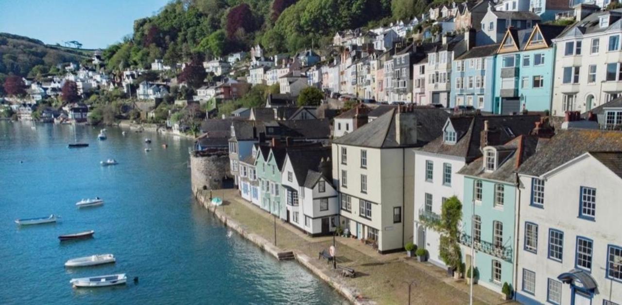 Nancie'S Place - Dartmouth Town Center With Private Parking - A Traditional Georgian Private Duplex Apartment - Beautifully Refurbished - Two Bedrooms, Bathroom, Kitchen And Lounge Diner ภายนอก รูปภาพ