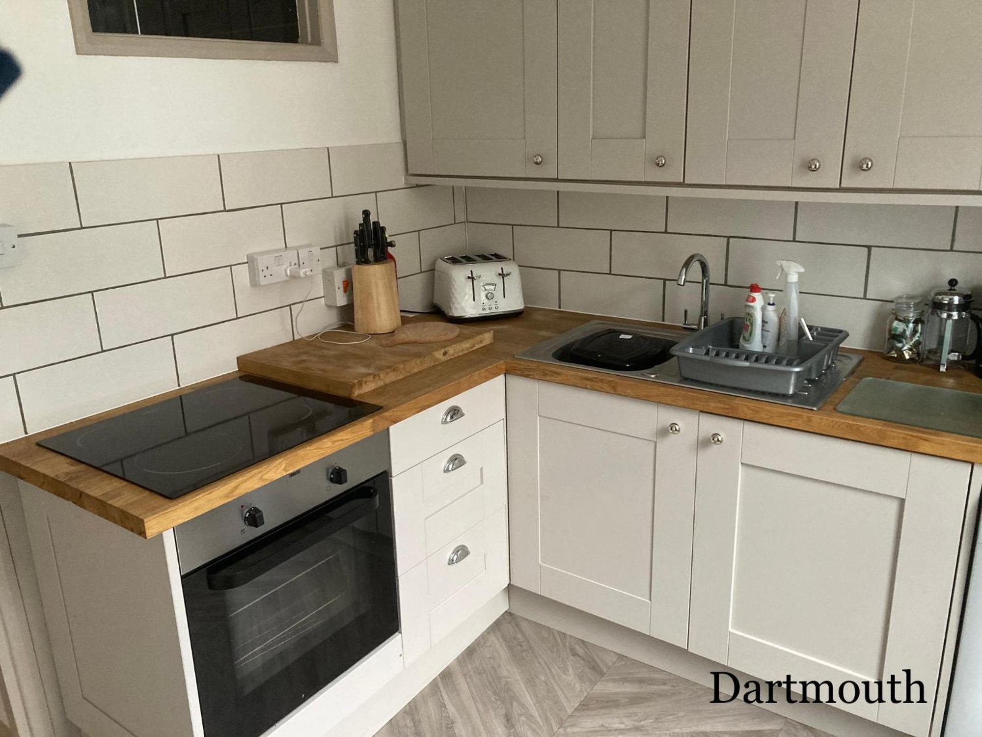 Nancie'S Place - Dartmouth Town Center With Private Parking - A Traditional Georgian Private Duplex Apartment - Beautifully Refurbished - Two Bedrooms, Bathroom, Kitchen And Lounge Diner ภายนอก รูปภาพ