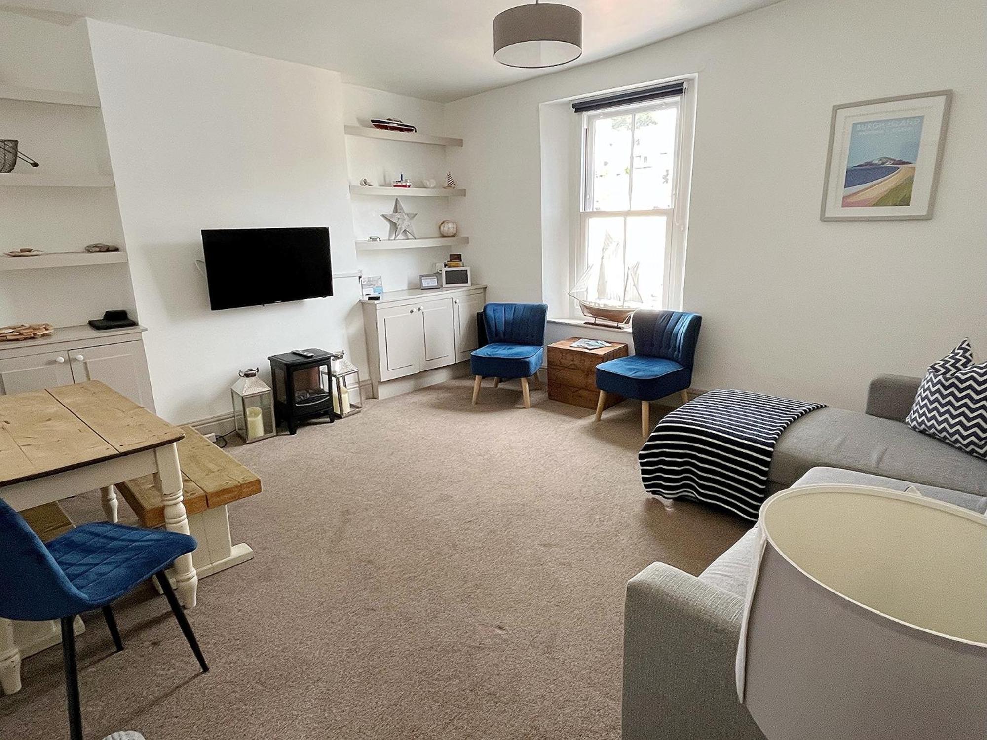 Nancie'S Place - Dartmouth Town Center With Private Parking - A Traditional Georgian Private Duplex Apartment - Beautifully Refurbished - Two Bedrooms, Bathroom, Kitchen And Lounge Diner ภายนอก รูปภาพ