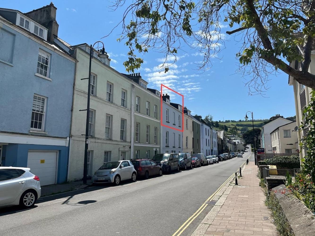 Nancie'S Place - Dartmouth Town Center With Private Parking - A Traditional Georgian Private Duplex Apartment - Beautifully Refurbished - Two Bedrooms, Bathroom, Kitchen And Lounge Diner ภายนอก รูปภาพ