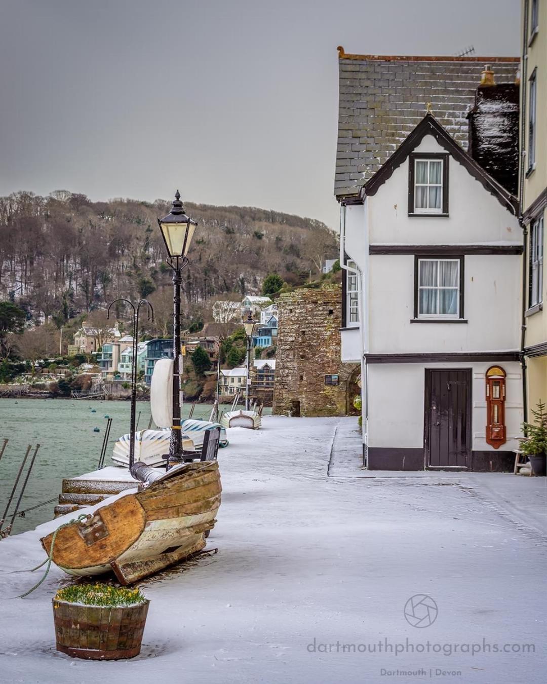 Nancie'S Place - Dartmouth Town Center With Private Parking - A Traditional Georgian Private Duplex Apartment - Beautifully Refurbished - Two Bedrooms, Bathroom, Kitchen And Lounge Diner ภายนอก รูปภาพ