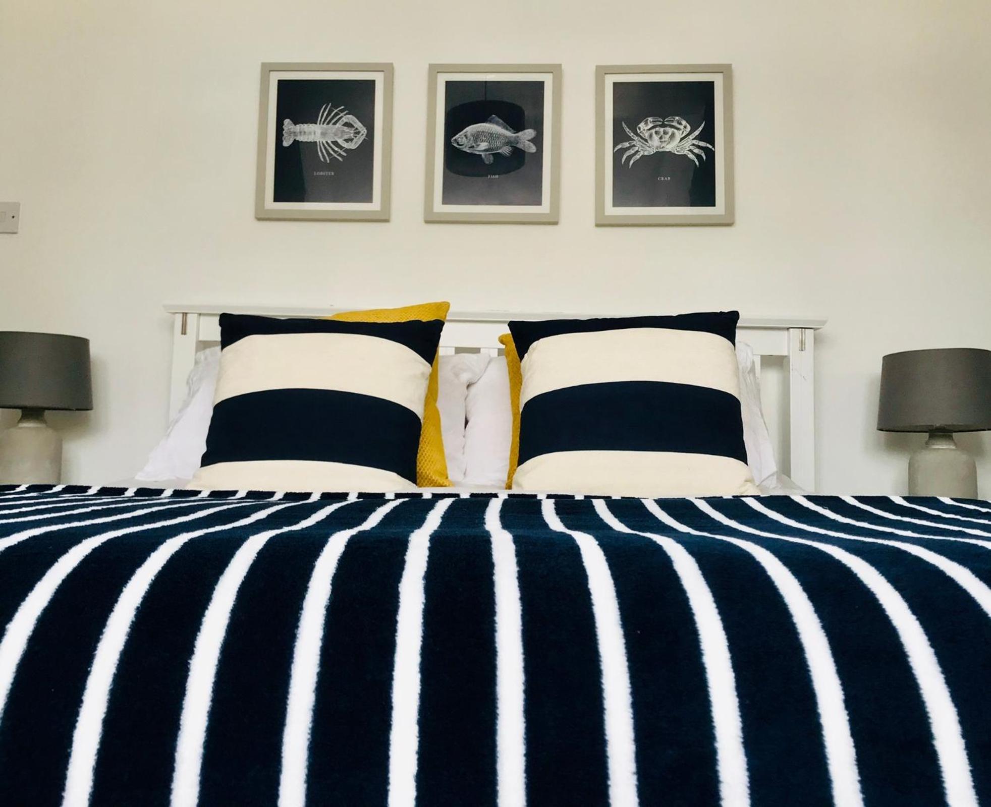 Nancie'S Place - Dartmouth Town Center With Private Parking - A Traditional Georgian Private Duplex Apartment - Beautifully Refurbished - Two Bedrooms, Bathroom, Kitchen And Lounge Diner ภายนอก รูปภาพ